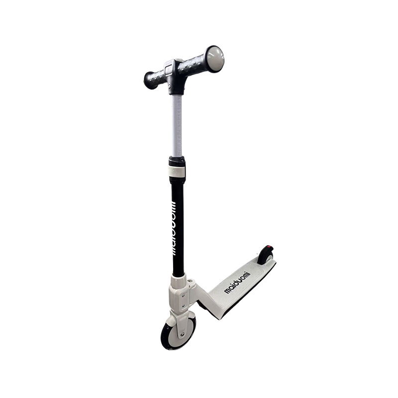 How much does the non-slip design on children's scooter handlebars improve children's handling?